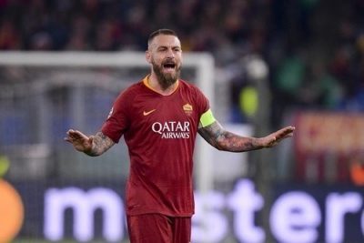 Даниэле Де Росси повесил бутсы на гвоздь