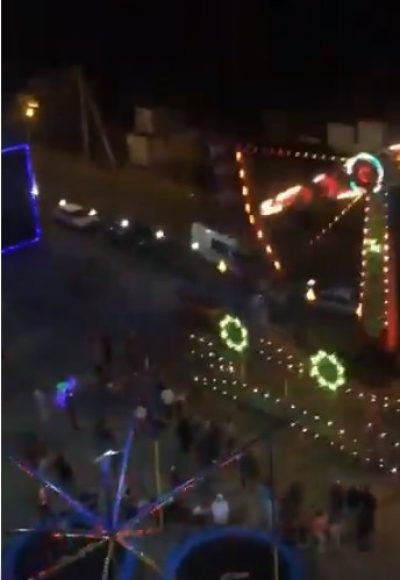 24 человека застряли на карусели в Кирилловке / скриншот