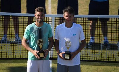 Сергей Стаховский в паре с Марселем Гранольерсом выиграл турнир в Нью-Порте