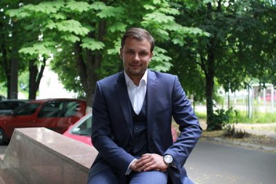 Сергей Бабак назвал будущую зарплату учителя в Украине