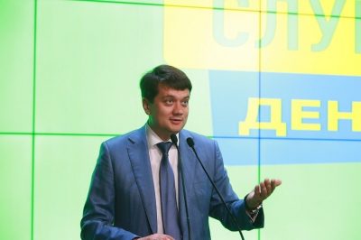 Новоизбранным "слугам народа" пообещали "жесть" в Трускавце