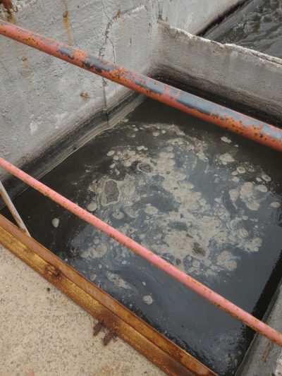 В Бортничах залповый сброс нефтепродуктов / vodokanal.kiev.ua