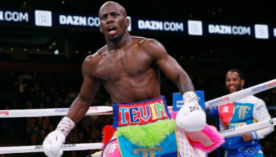 Фармер победил Френуа и сохранил чемпионский титул