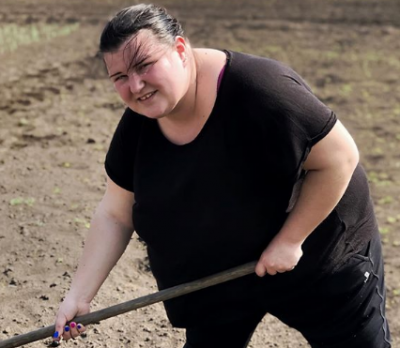 Alyona Alyona — Рэперша Alyona Alyona поделилась детским снимком