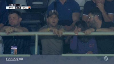 Зеленский смотрел футбол с Богданом и дочерью/ Фото: скриншот из видео