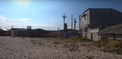 "Свиньи, как в Индии": туристы показали на видео срач на пляжах Азовского моря