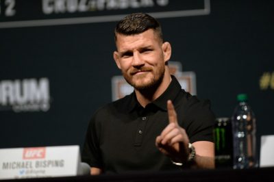 Майкл Биспинг не верит, что бой между Нурмагомедовым и Мэйвезером состоится Майкл Биспинг не верит, что бой между Нурмагомедовым и Мэйвезером состоится