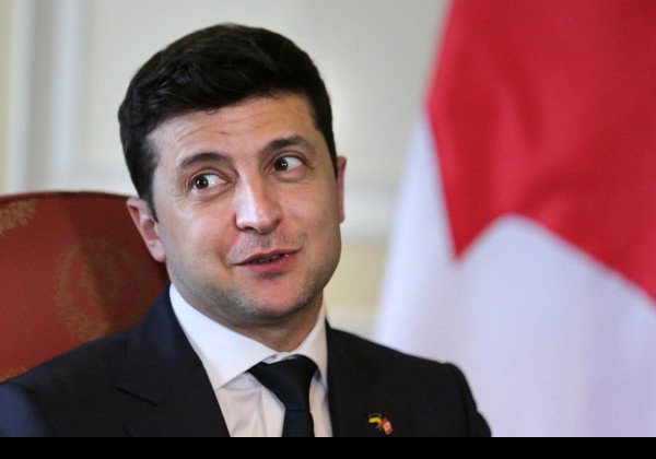 Силовики и металлоискатели: подробности визита Зеленского на концерт Лиги Смеха