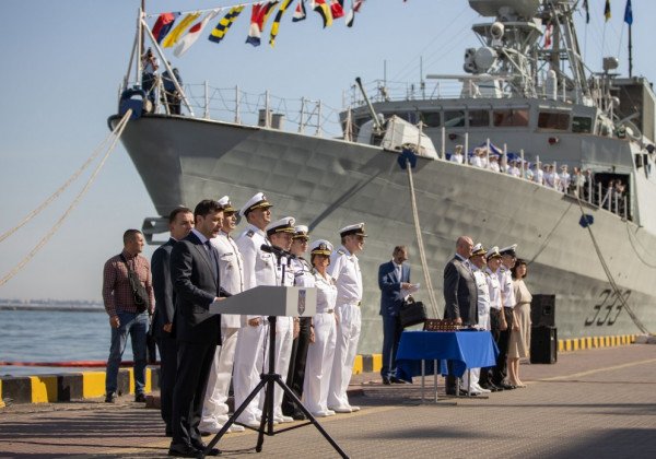 Зеленский в Одессе оценил новые украинские боевые катера проекта Кентавр