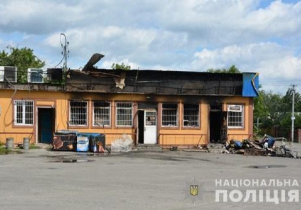 Жесткая конкуренция: продуктовый магазин кандидата в депутаты сожгли на Киевщине