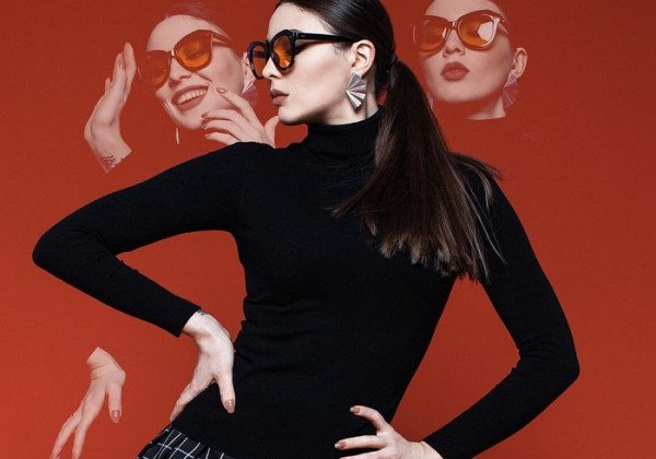 Mаruv облилась водой и засунула ногу в рот на сцене