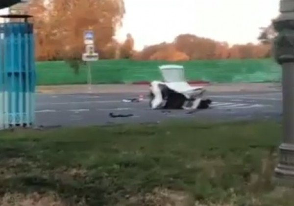 Черный бумер на бешеной скорости разорвал Жигули в Харькове: два трупа - видео