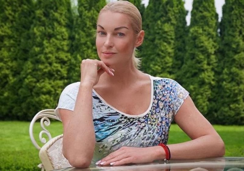 "По пьяни, детский сад": Волочкова высказалась о продаже своего дома