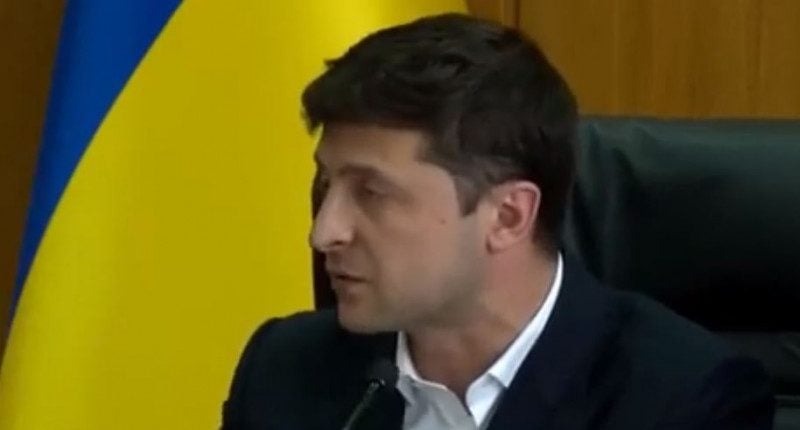 "Разбойник, выйди отсюда": Зеленский на Киевщине выгнал с совещания секретаря горсовета
