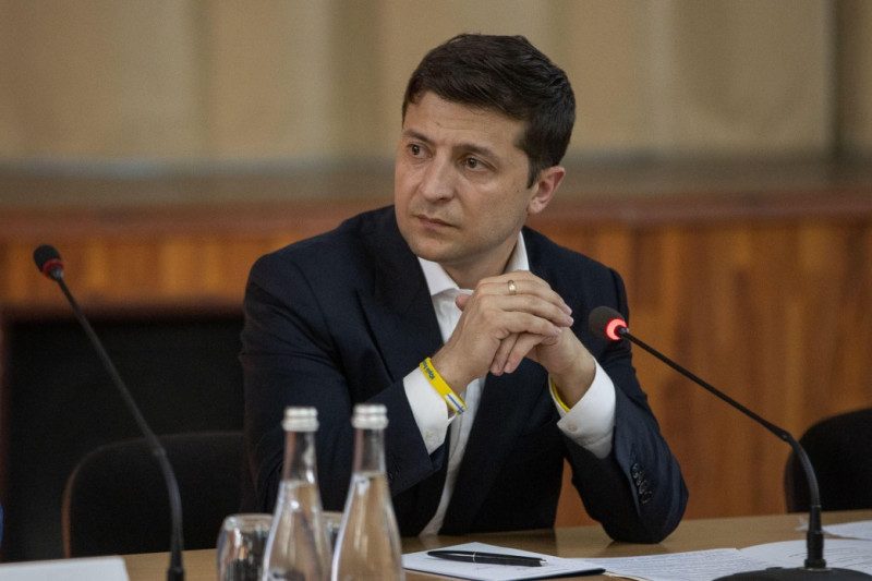 "Вы считаете, что я идиот?": Зеленский "наехал" на и.о. главы ГФС и указал на дверь