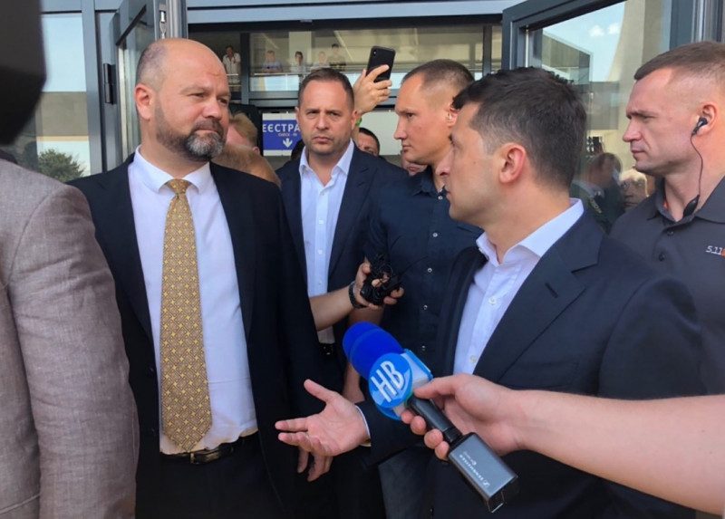 "Николаев - самый бандитский город. Это нормально?": Зеленский словесно выпорол и.о. главы Николаевской ОГА