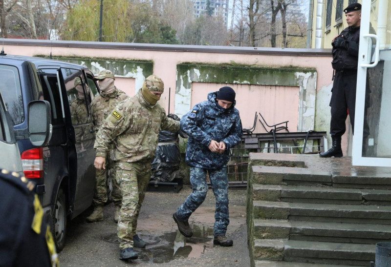 Адвокат объяснил, почему в России отпустили украинских моряков