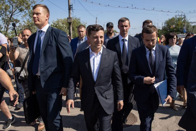 На грани дефолта: что делать Зеленскому, чтобы Украина не стала рабом кредиторов