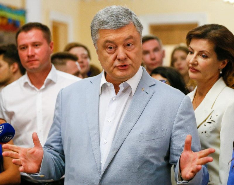 "Воровская партия и за*роченный канал": против Порошенко подали новый иск