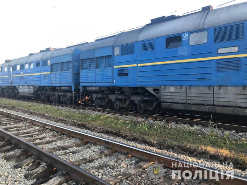 По 500 литров за раз: служащие Укрзализныци воровали топливо с тепловозов