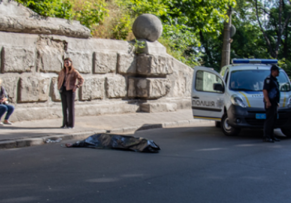 В Киеве мужчина прыгнул с В Киеве мужчина прыгнул с