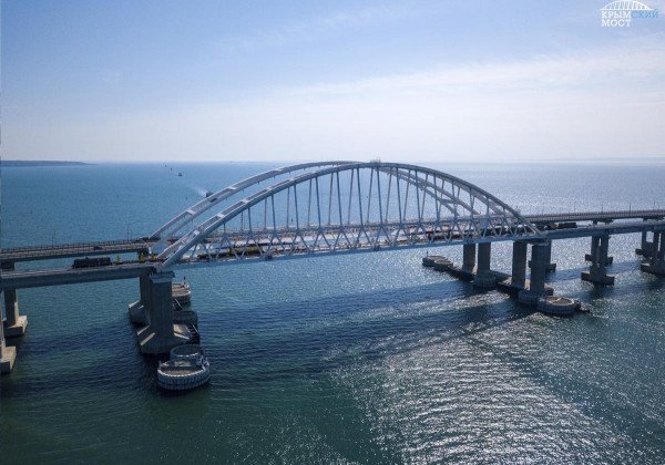 На Керченском мосту уложены все рельсы железной дороги На Керченском мосту уложены все рельсы железной дороги