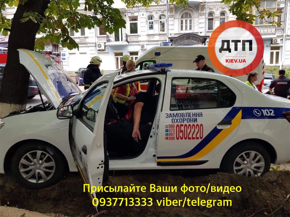 Водителю стало плохо за рулем. Водителю стало плохо за рулем.