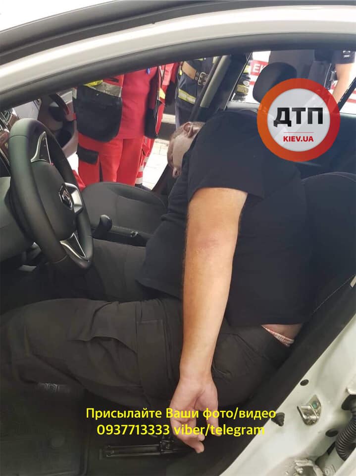 Спасатели ГСЧС обнаружили водителя Спасатели ГСЧС обнаружили водителя