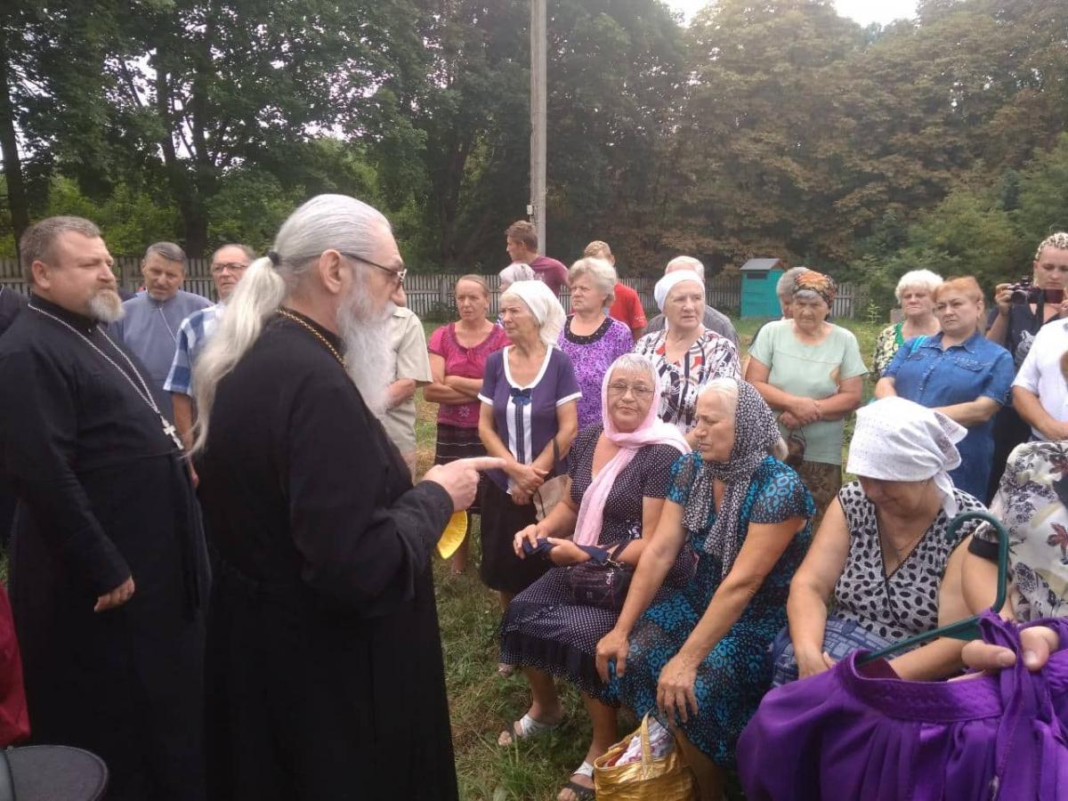 Под Киевом священники ПЦУ захватили храм УПЦ КП