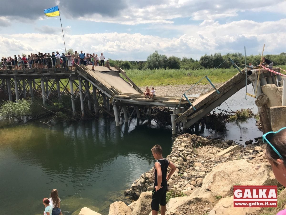Зеленский у моста на Ивано-Франковщине