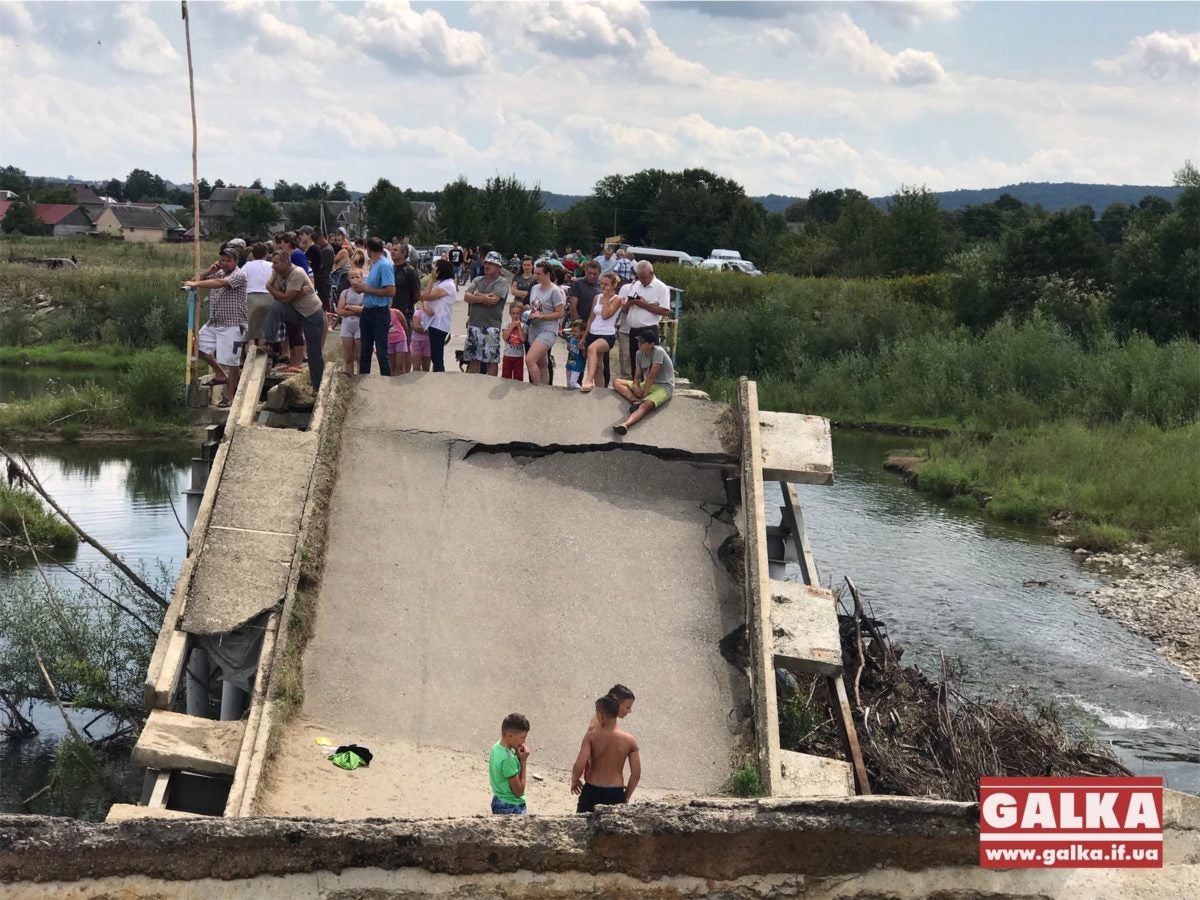 Зеленский у моста на Ивано-Франковщине