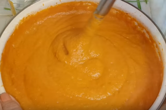 Икра кабачковая на зиму, как в магазине, готовится менее чем за 2 часа Икра кабачковая на зиму, как в магазине, готовится менее чем за 2 часа