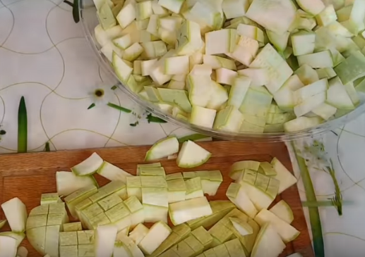 Кабачковая икра, как в магазине, готовится менее чем за 2 часа Кабачковая икра, как в магазине, готовится менее чем за 2 часа