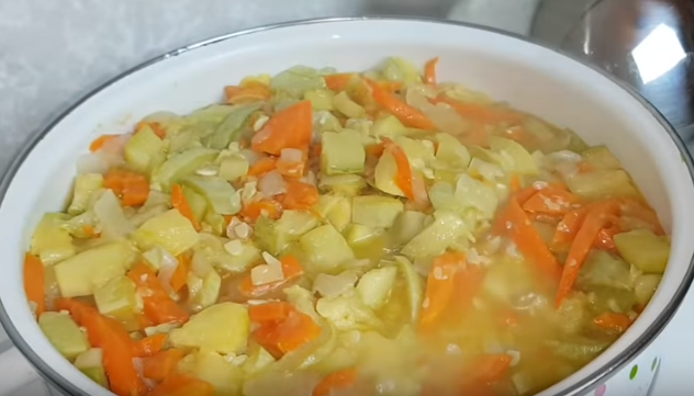 Кабачковая икра, как в магазине, готовится менее чем за 2 часа Кабачковая икра, как в магазине, готовится менее чем за 2 часа