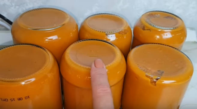 Икра кабачковая на зиму, как в магазине, готовится менее чем за 2 часа Икра кабачковая на зиму, как в магазине, готовится менее чем за 2 часа