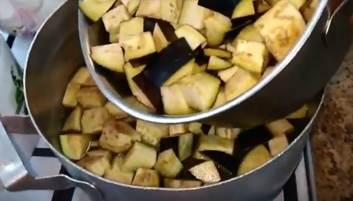 Икра из баклажанов на зиму без стерилизации быстро готовится Икра из баклажанов на зиму без стерилизации быстро готовится