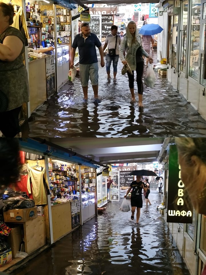 Из-за дождя затопило подземные переходы 