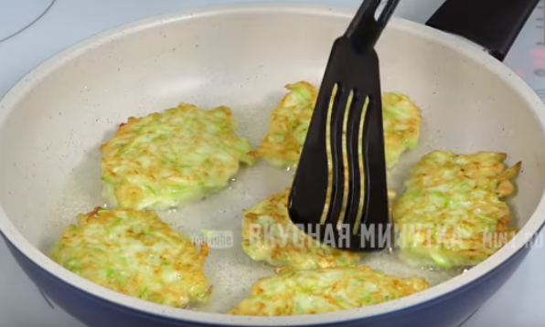 Оладьи из кабачков классические очень быстро готовятся