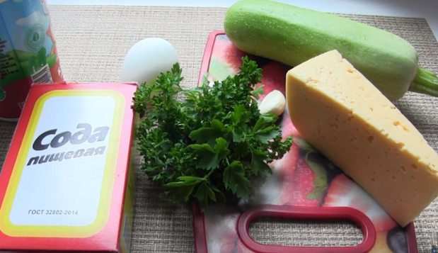 Оладьи из кабачков с сыром просто готовятся