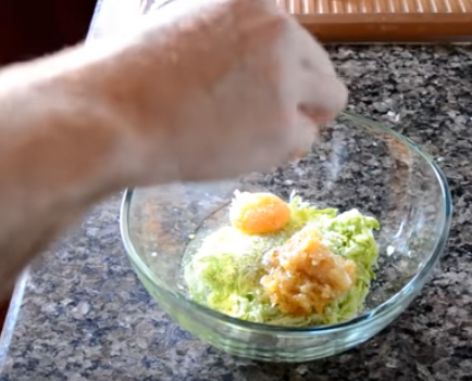 Оладьи из кабачков в духовке готовятся менее 15 минут