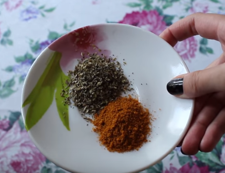 Оладьи из кабачков без яиц с морковью получаются немного сладковатыми