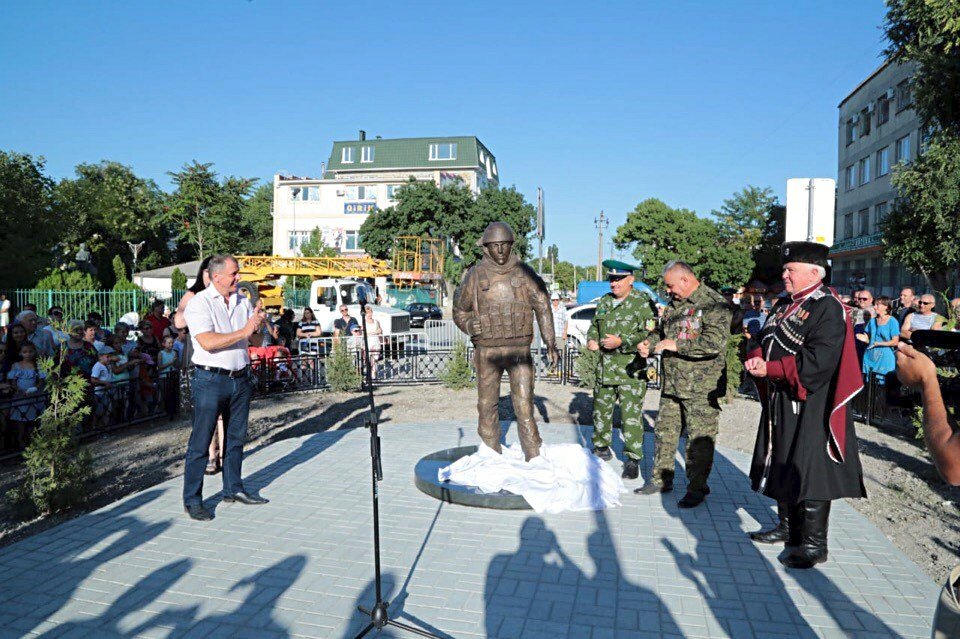 В Белогорске прошла церемония открытия памятника солдату-оккупанту / twitter/crimea2042 В Белогорске прошла церемония открытия памятника солдату-оккупанту / twitter/crimea2042