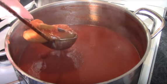 Домашний кетчуп на зиму с крахмалом просто приготовить