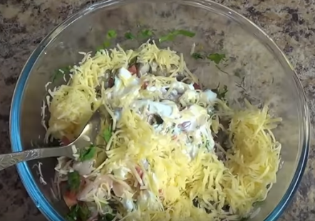 Фаршированный перец в духовке без риса очень просто готовится