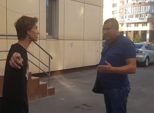 Алексей Школьный придрался к детям на улице Алексей Школьный придрался к детям на улице