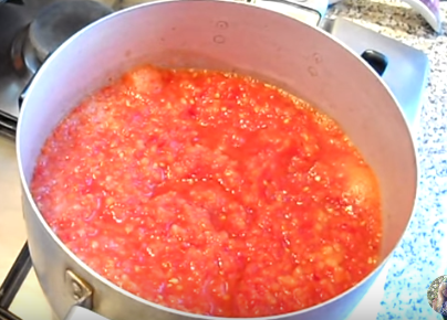 Аджика с яблоками просто готовится