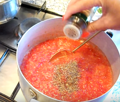 Рецепт аджики с яблоками легко воплотить в жизнь