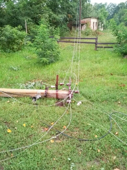 Из-за ветра оборваны линии электропередач 