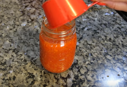 Аджика из помидор варится примерно 3 часа