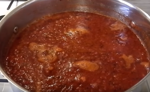 Аджика из слив острая очень просто готовится